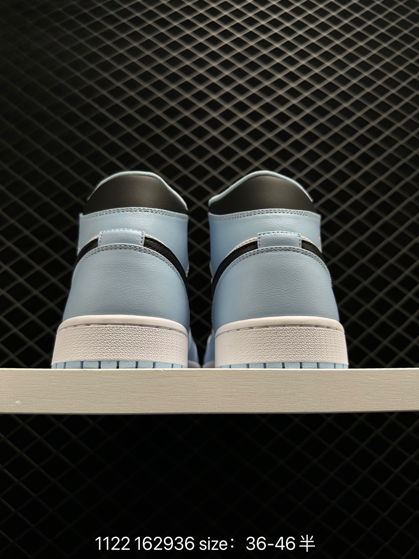 Air Jordan 1 Mid“Light Smoke Grey”